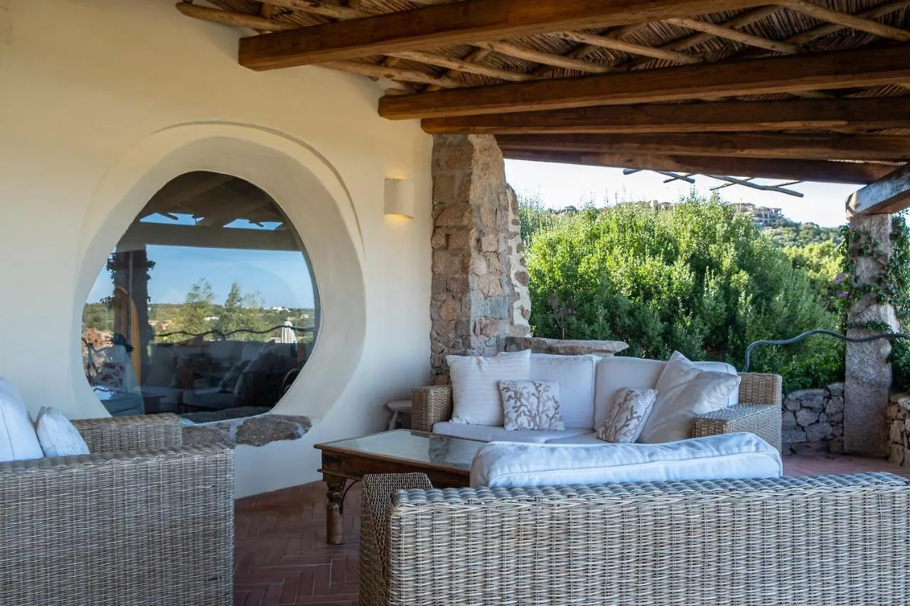 Lussuosa Villa Con Piscina Opera Dell'Arch.Couelle Porto Cervo